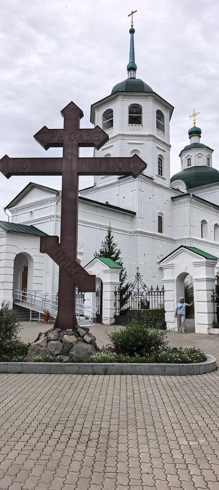 Сретенский монастырь на восточном берегу