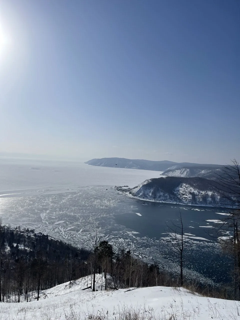 Вид на пролив Малое море сверху — дорога на остров Ольхон